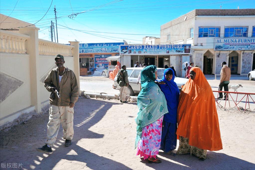 去索马里旅游看到海盗,海盗去索马里
