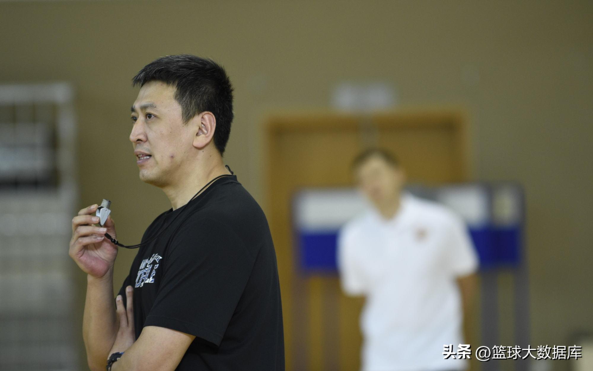 成功上位！辽宁籍名将正式成为主教练，刚上任就要带队冲击总冠军