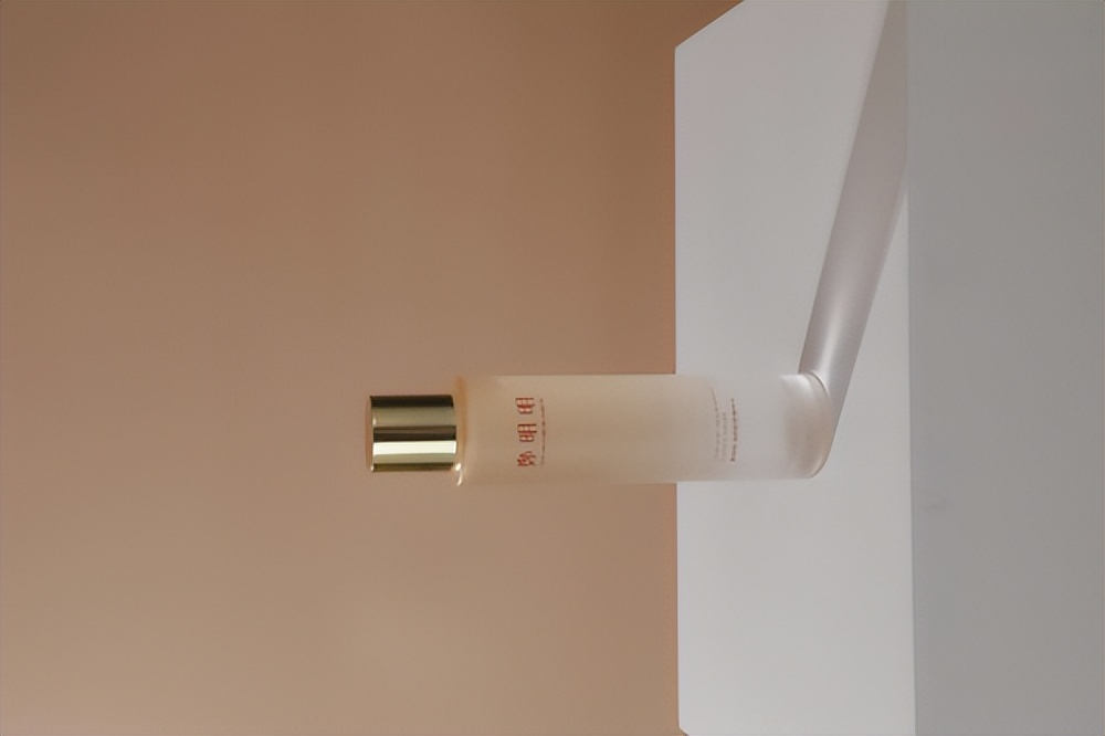 郑明明紧致焕颜抗皱精华面霜,郑明明敏感肌肤面霜