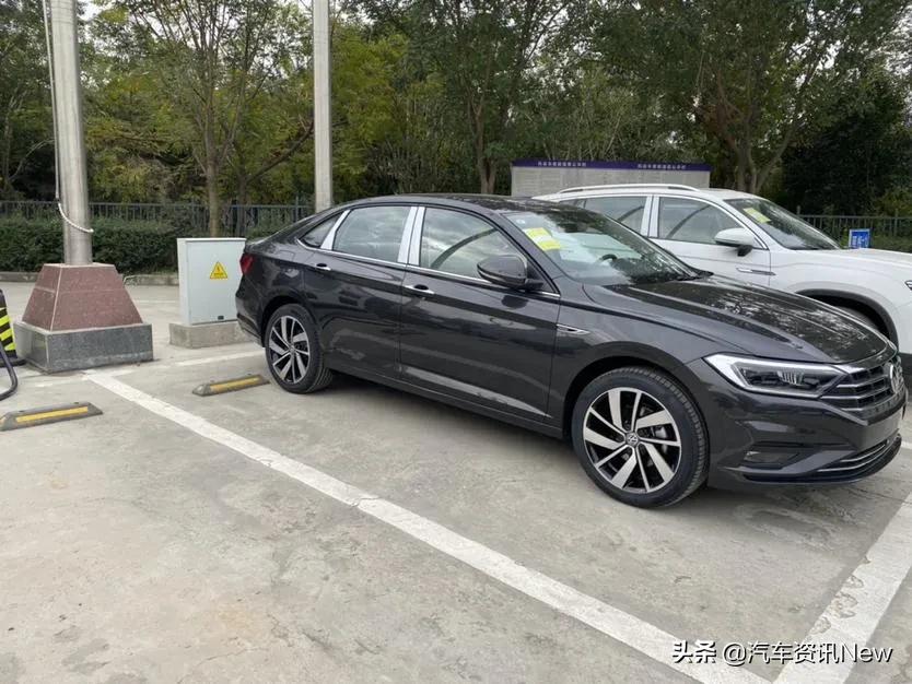 一汽大众速腾卓越版价格,速腾卓越版s挡驾驶