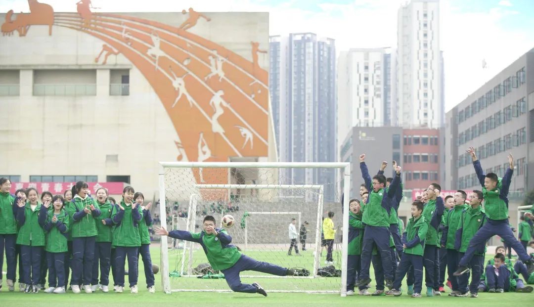 成都市实验外国语学校西区怎么样,成都市实验外国语学校五龙山校区