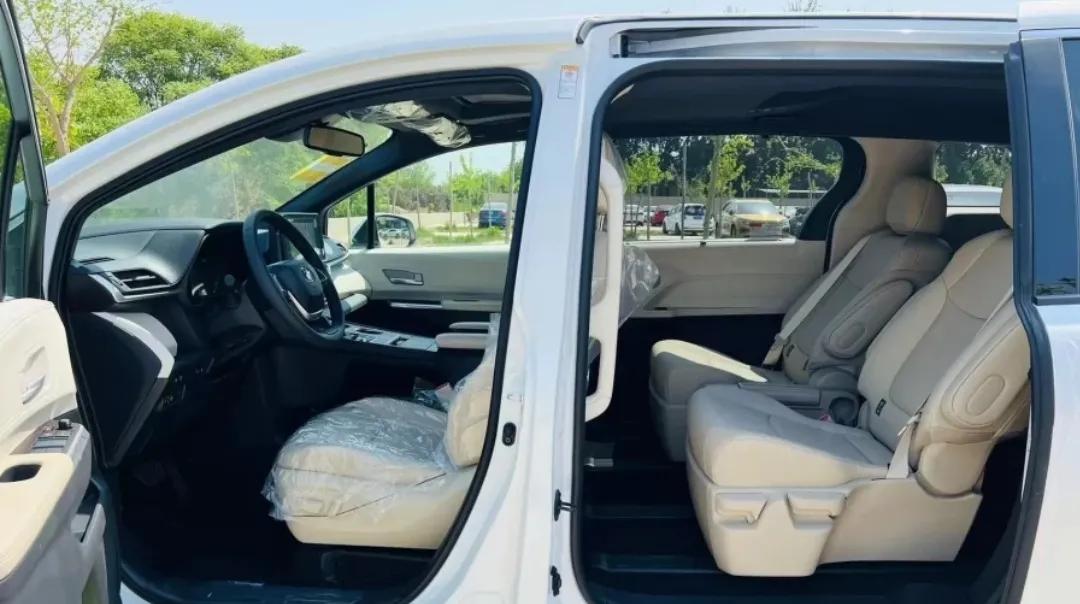 刚收了一辆二手车,新款塞纳二手最新报价