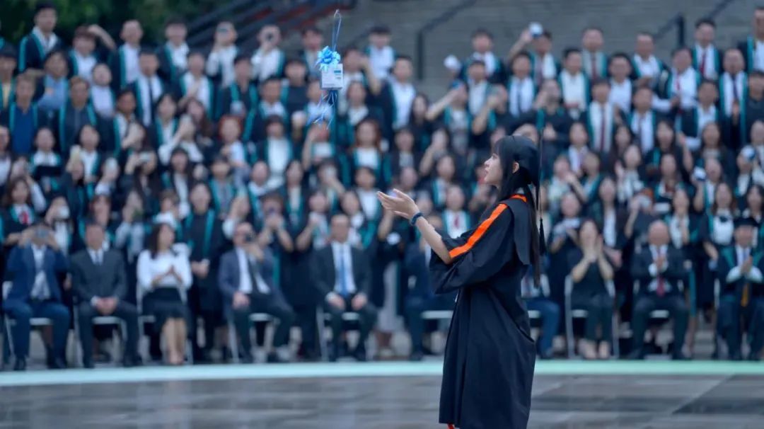 学生给学院送什么毕业礼物好,高校毕业礼物走心又暖心