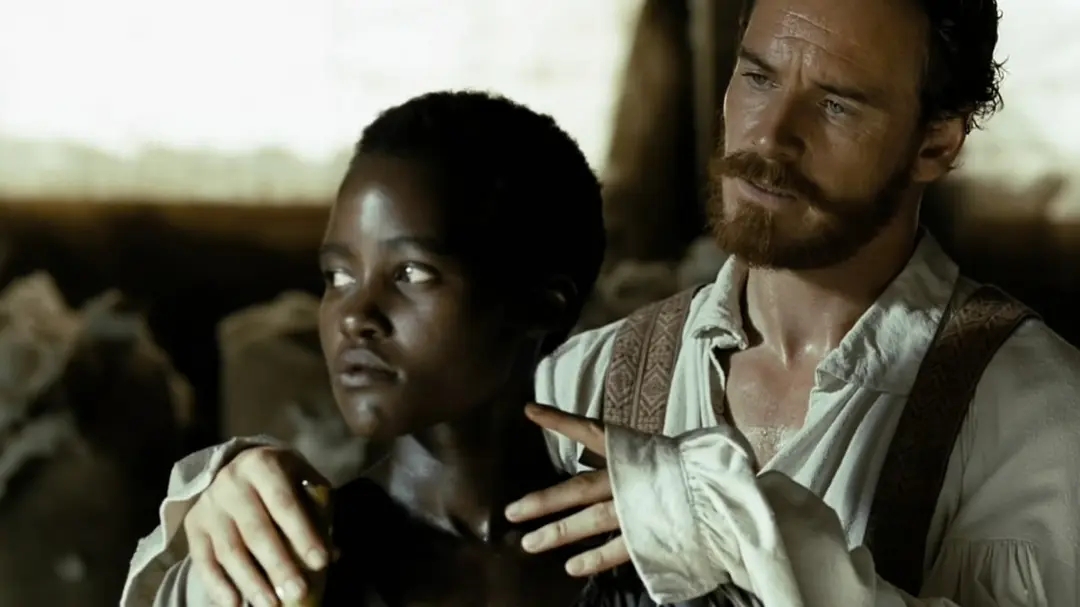 刻印在身体的*行暴**，《为奴十二载》营造一个历史与现实交织的空间