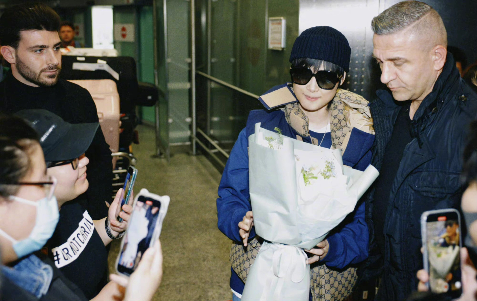 2021gucci古驰时装秀李宇春,赵露思李宇春陈哲远上海古驰活动