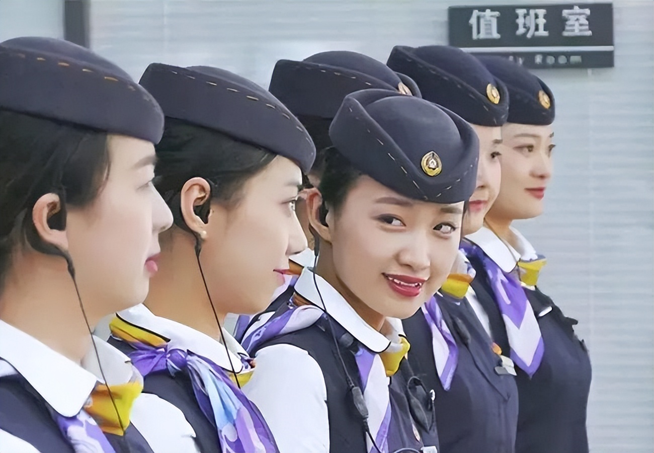 中专哪个专业适合男生,中专学校男生学什么专业比较好