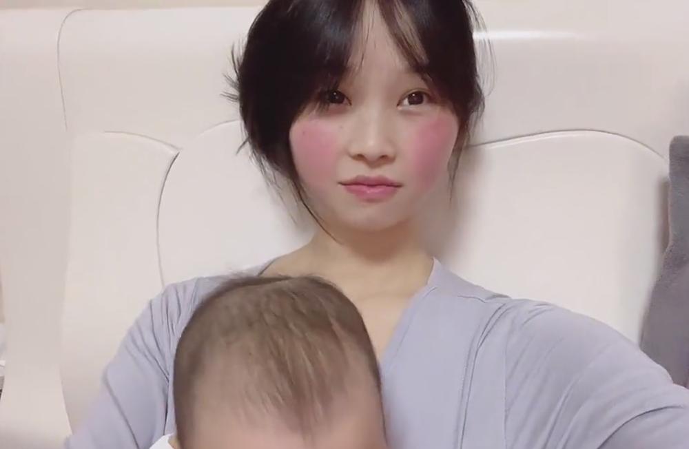 高原红脸蛋可以遗传吗,母女基因强大