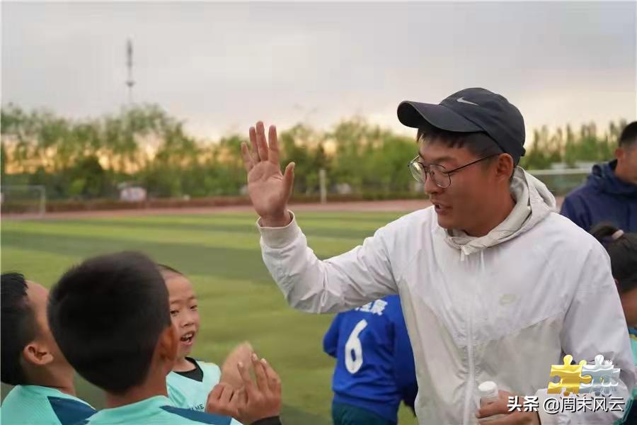 康巴什第三小学举办颁奖活动,康巴什第三小学足球比赛