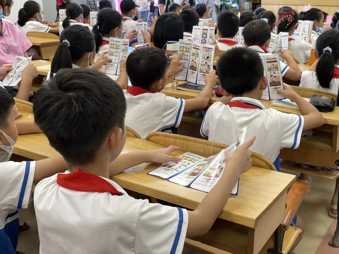 守护女童成长预防性侵教育活动,县检察院向儿童宣讲防性侵知识