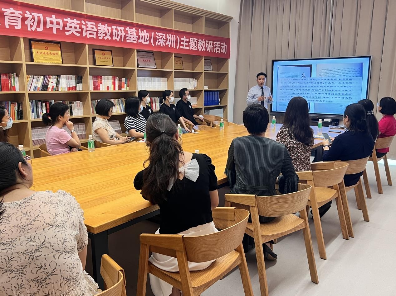 公益｜龙脊康*彤沈**教授进深圳南山外国语学校，普及脊柱健康知识