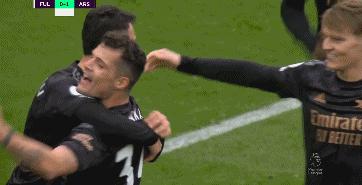 苏亚雷斯凌空斩绝杀阿森纳,阿森纳足球俱乐部特罗萨德