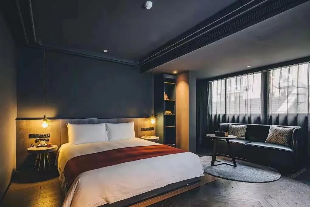 魔都“戏精”酒店，睡进莎士比亚的笔下看沉浸式神剧SleepNoMore