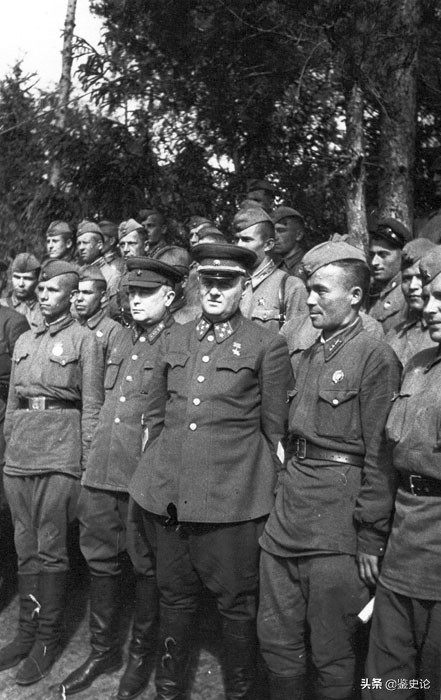 91年苏联解体后，中国面临危机，*小平邓**是如何力挽狂澜的？