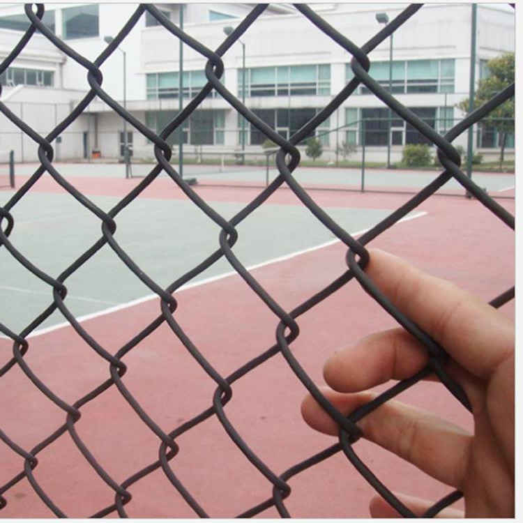 足球场护栏网球场防护网,室外足球场护栏网操场防护网