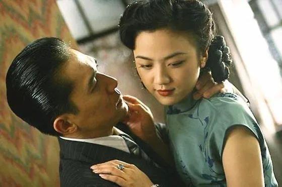 张爱玲的红与黑,张爱玲的色彩观