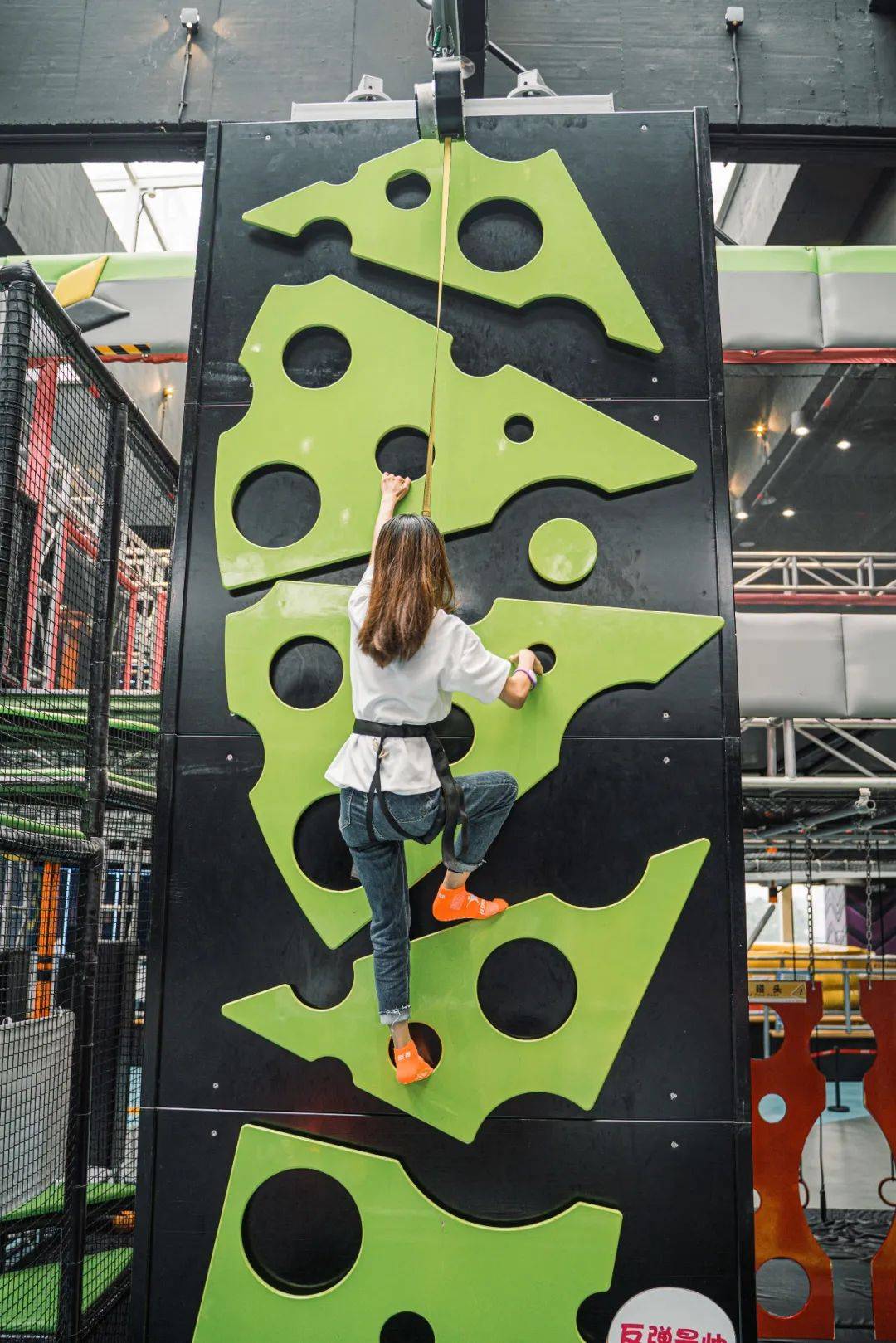 499元蹦床公园,5000平蹦床公园