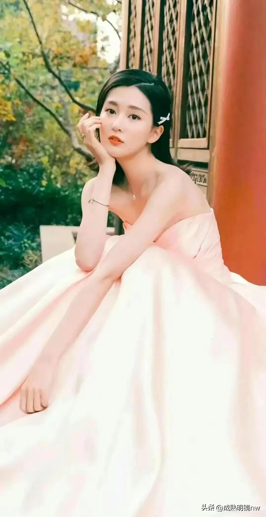 乔欣清新的写真照壁纸,乔欣古装写真照是什么