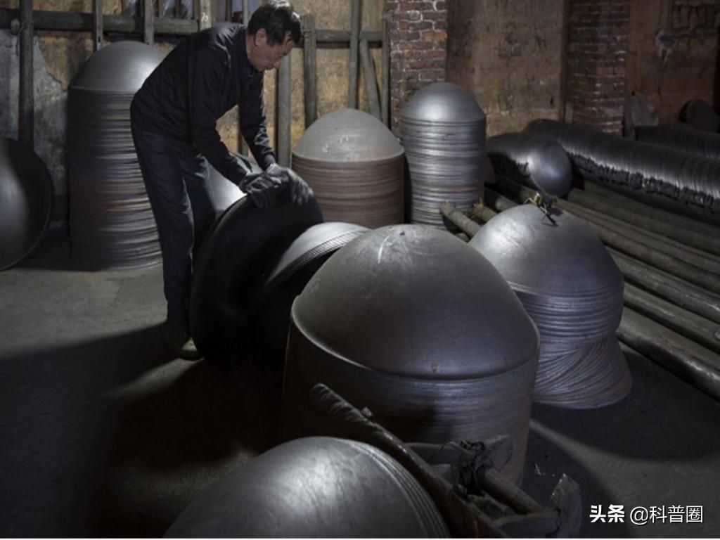 央视曝光废油桶铁锅,家用铁锅竟成夺命锅