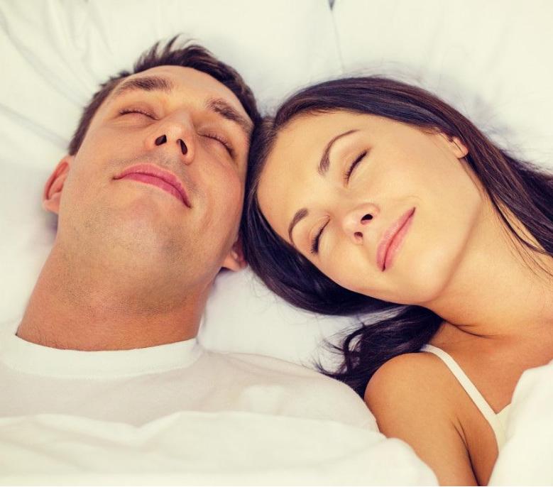 女性心窝口偏右烧灼感痛怎么回事,女性下边有烧灼感伴有尿频