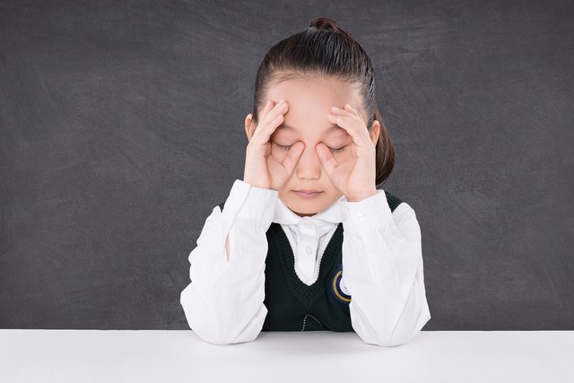 防止近视眼度数加深的眼镜,如何防止眼睛度数增加