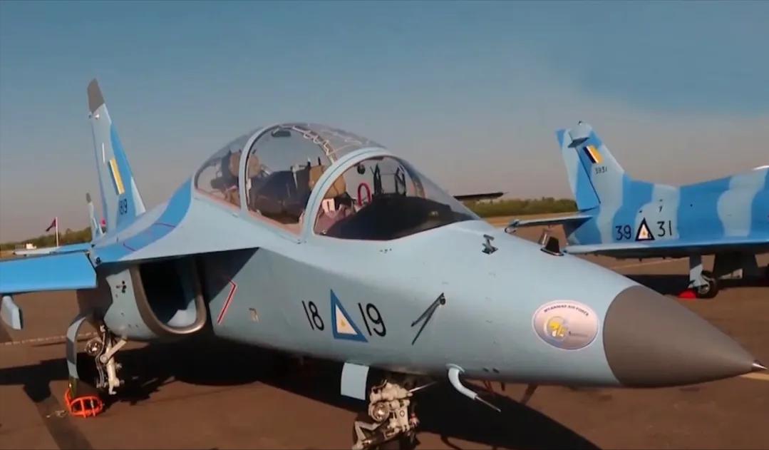 小国研发的战斗机,小国装备