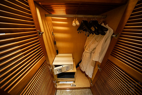 飞雪迎春山花烂漫,飞雪迎春绽玉蕊