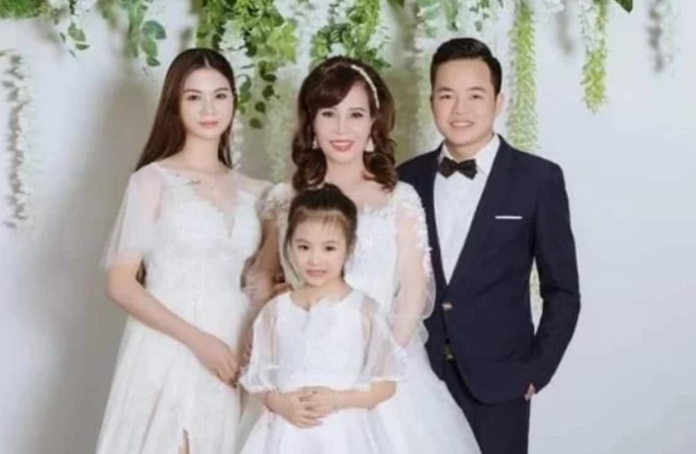 越南62岁老妇嫁给27岁小伙，还为他多次整容，如今却肿得不能看