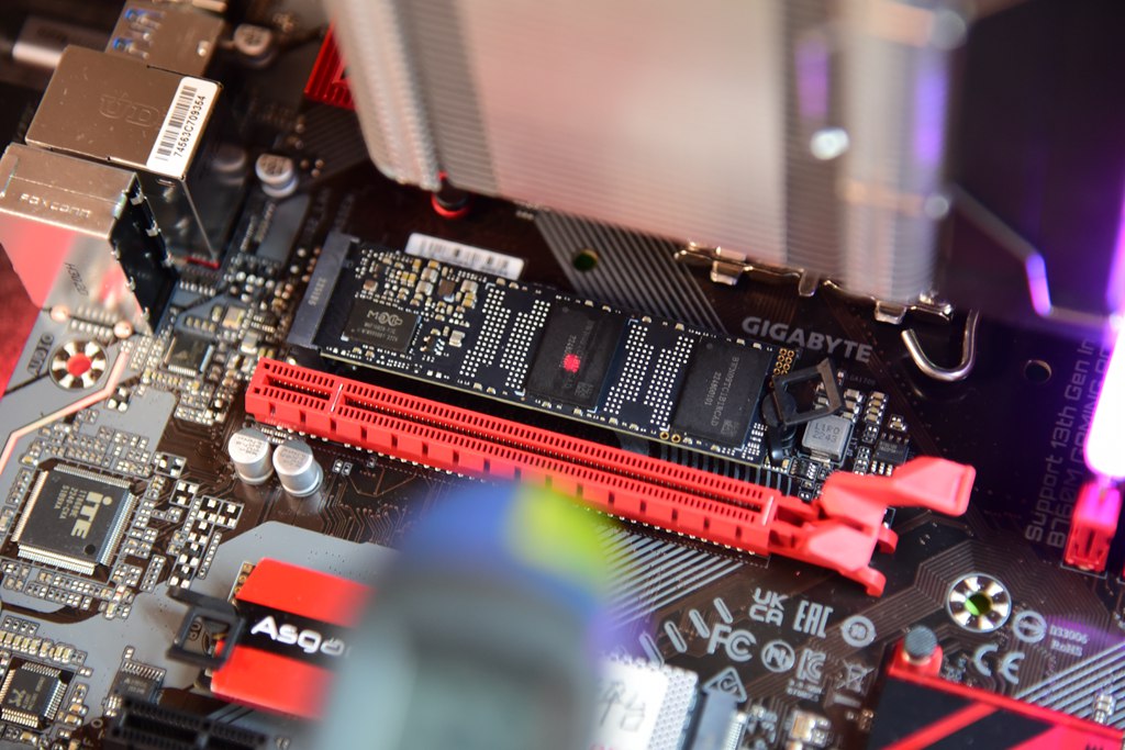 宏碁掠夺者gm7000对比致钛7100,宏碁掠夺者gm7需要什么插口