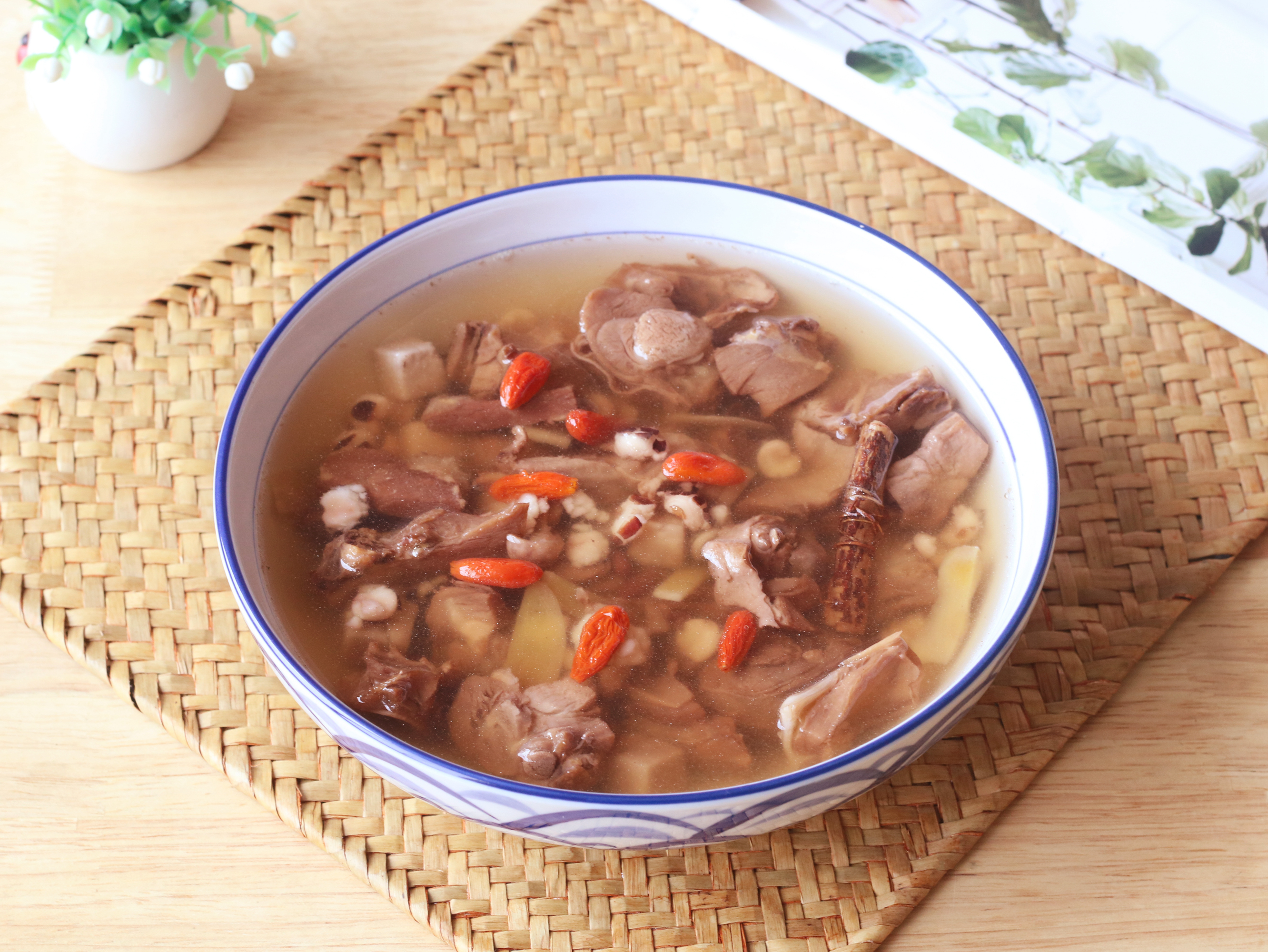 现在这潮湿天气适合煲什么祛湿汤,在广东什么季节饮祛湿汤最好