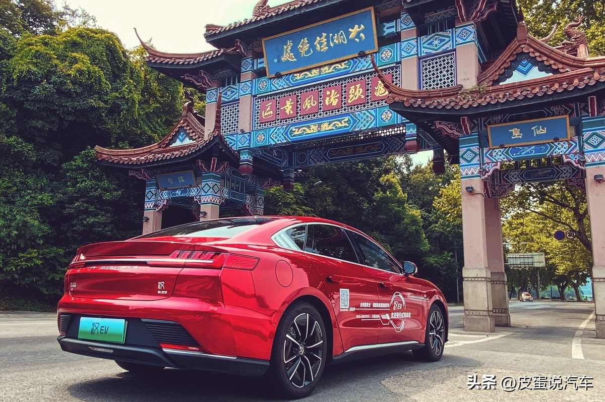 比亚迪特斯拉电池衰减对比,比亚迪新能源车电池衰减有多少