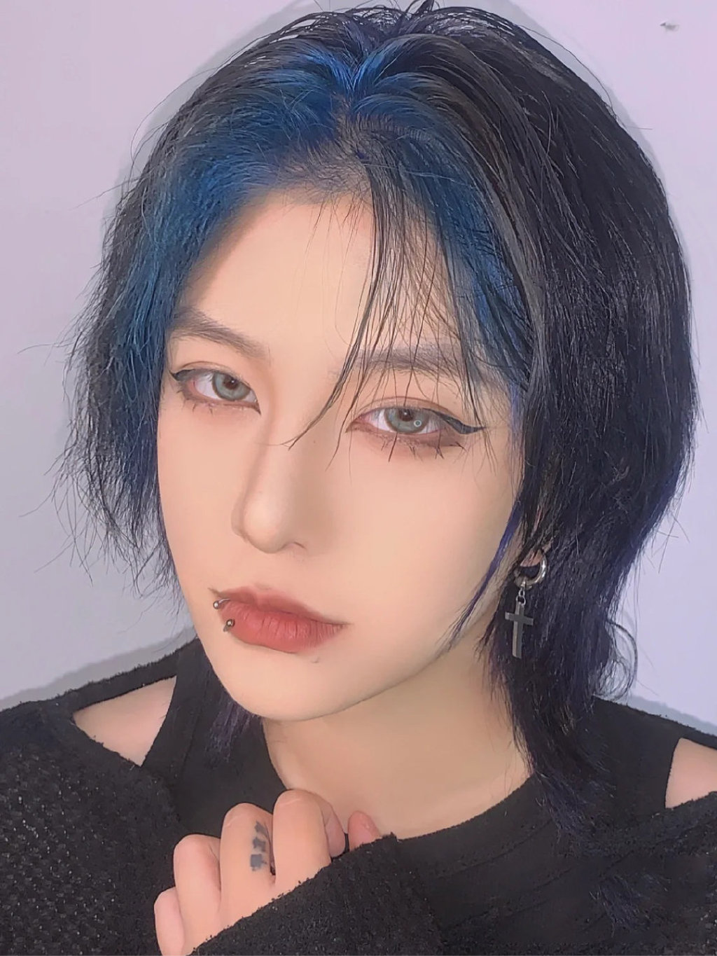 法式刘海漂染蓝色,法式八字刘海染什么色好看