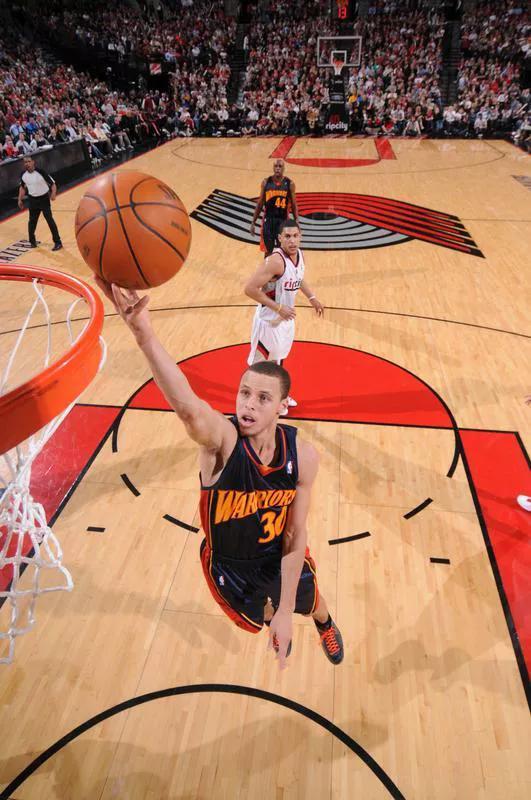 新王登基，三分王者史蒂芬.库里