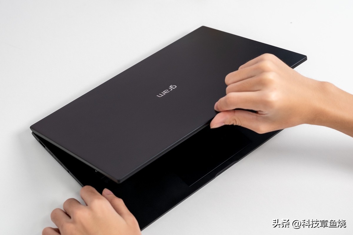 lggram16寸还是17寸好,LGGram笔记本评测