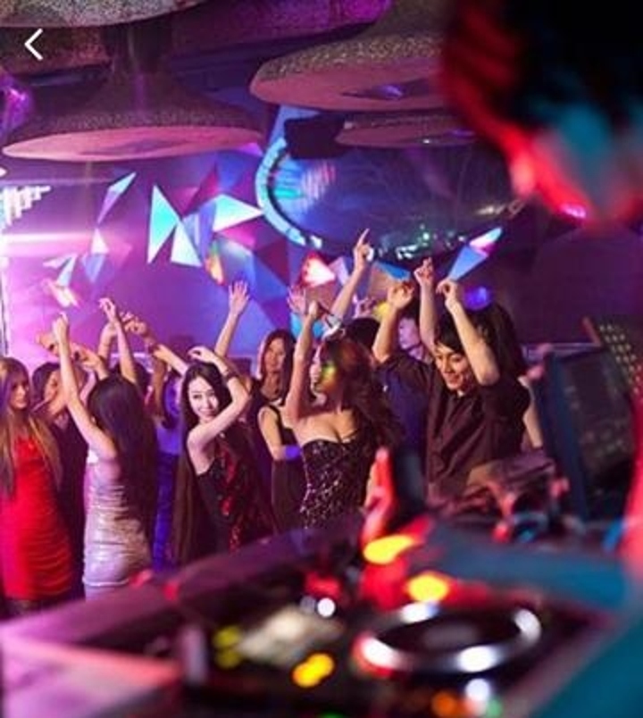 酒吧真实的生活写照,酒吧夜店的生活方式