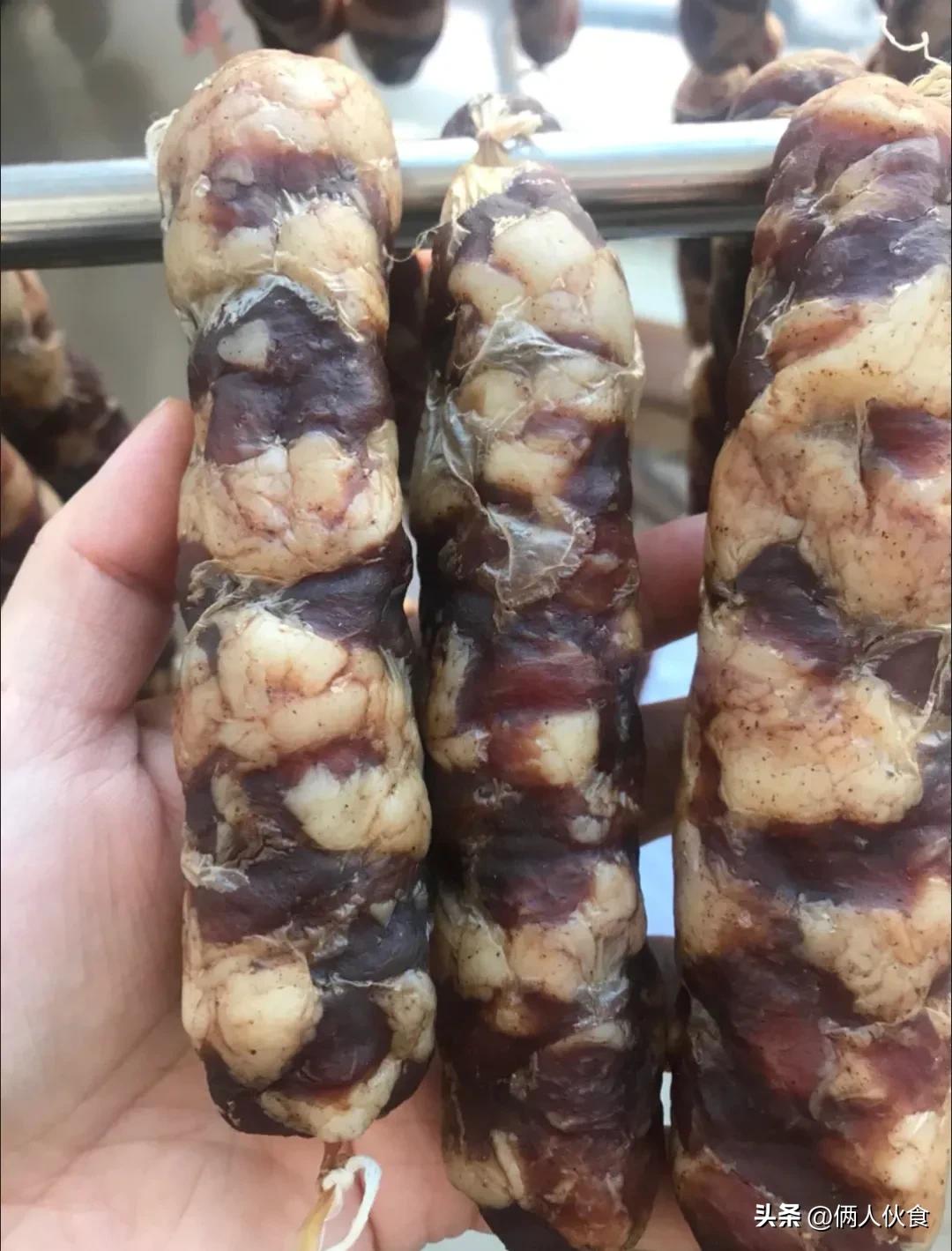 蒸熟的香肠可以在常温下保存多久,香肠风干后放冰箱冷藏能保存多久