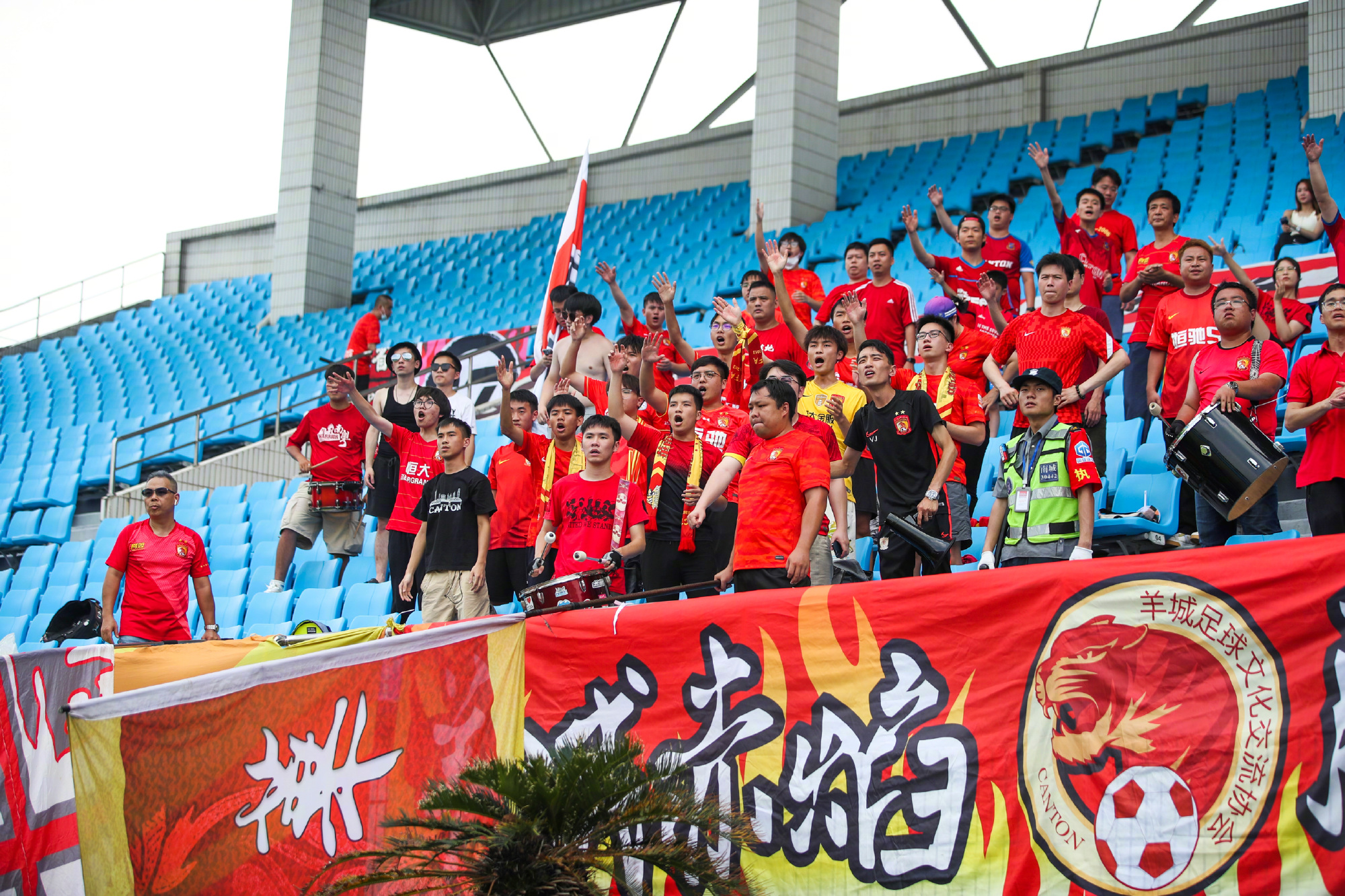 广西平果哈嘹vs济南兴洲,中甲积分榜广西遭逆转首败