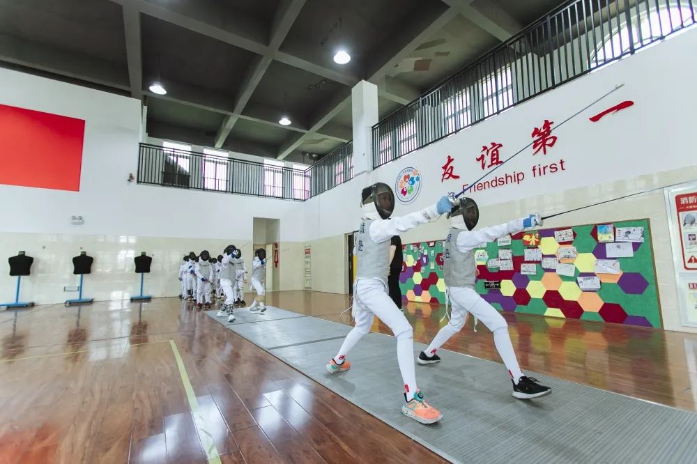 阳光体育活力飞扬展风采,童心筑梦运动赋能成长