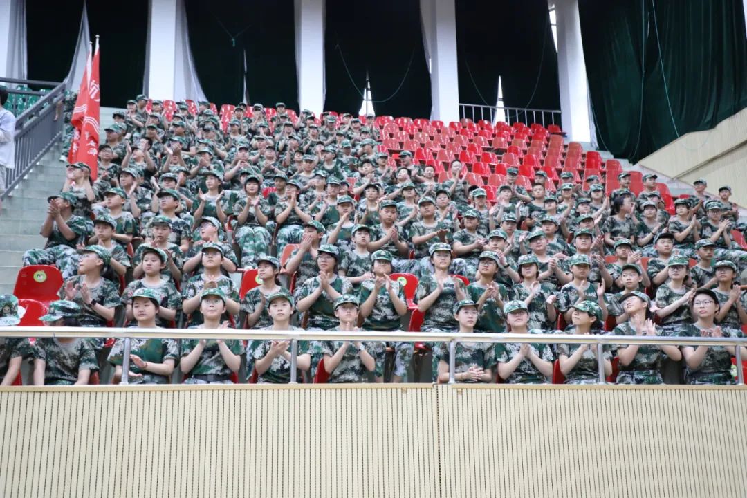 盐城市初级中学2023年“铁军国防训练营”闭营仪式隆重举行