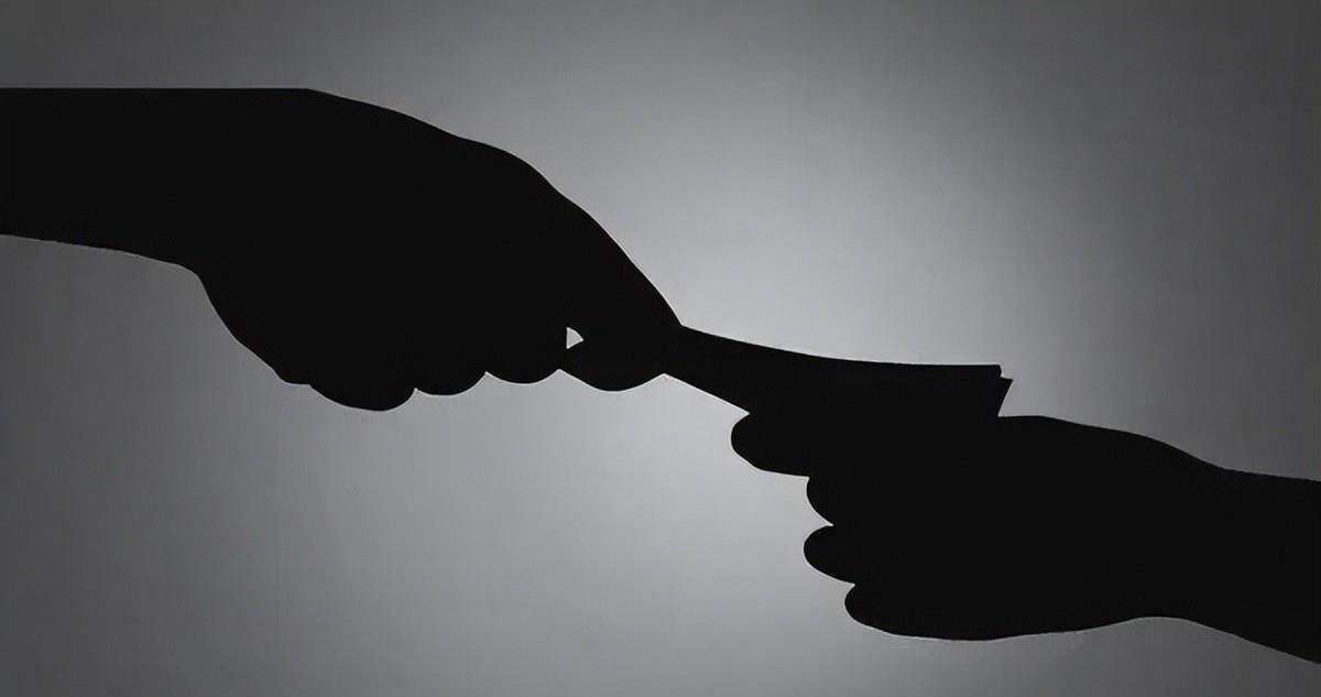 1985年湖南小伙建20多个黑彩票网站，发展30万会员，非法获利80亿