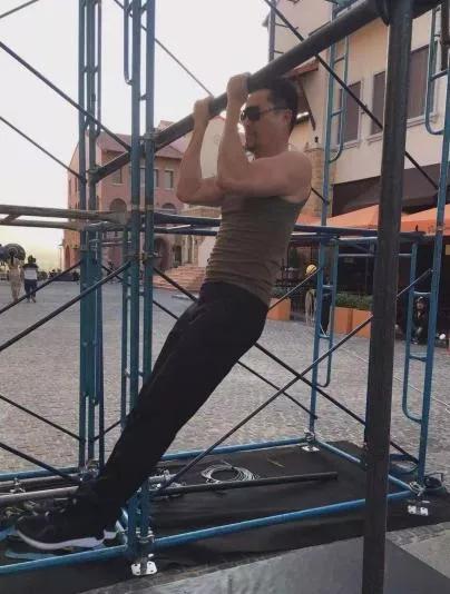 新的一年好好活下去,其实最简单的幸福就是好好挣钱