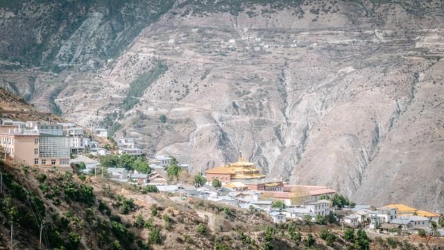 香格里拉去德钦的路好走吗,香格里拉到德钦自驾游攻略