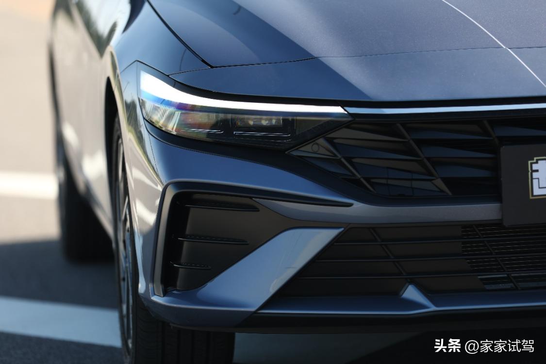 北京现代伊兰特1.5l精英版内饰,新伊兰特内饰改装