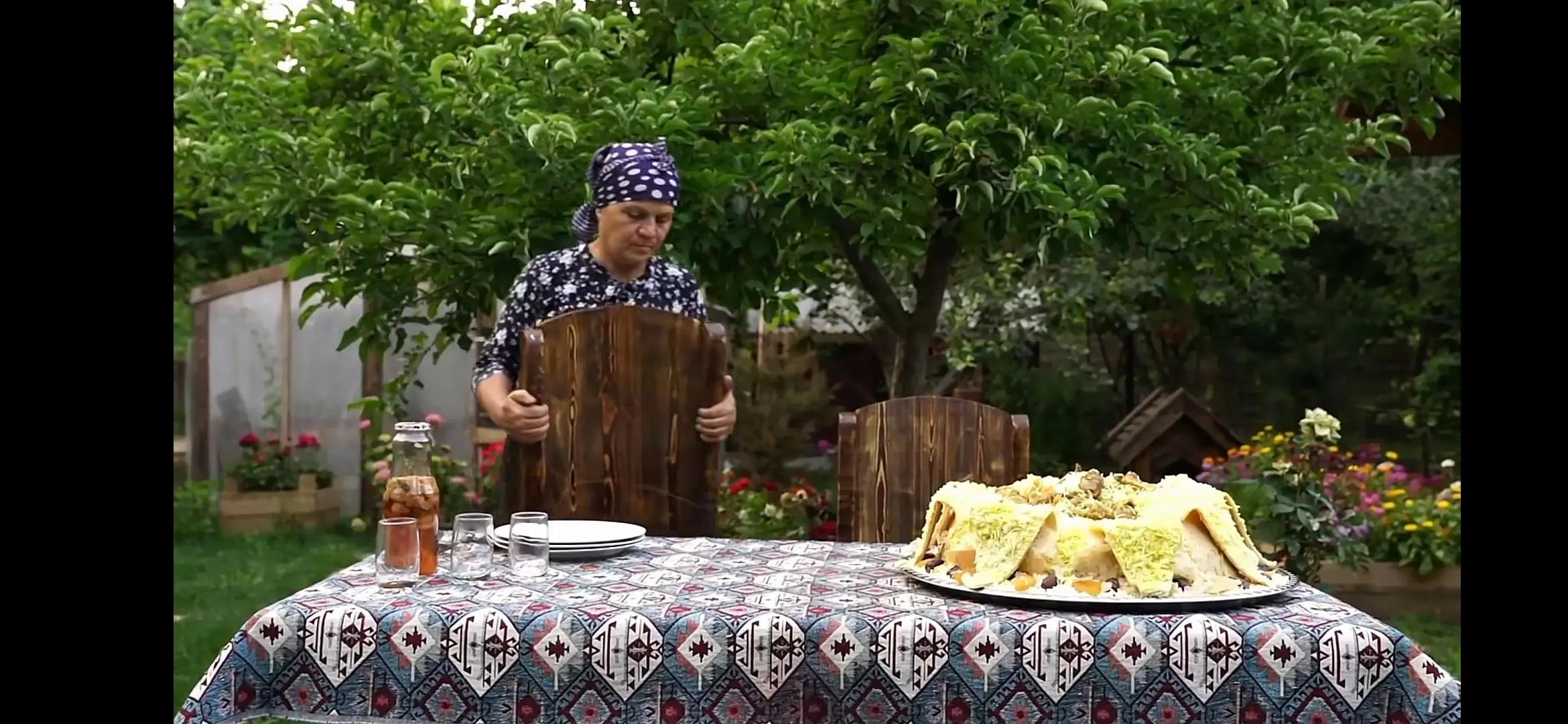 鸡腿手抓饭最正宗的做法,新疆锅巴抓饭的正宗做法