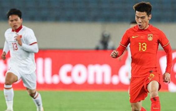36岁中锋谭龙,谭龙35岁进国家队