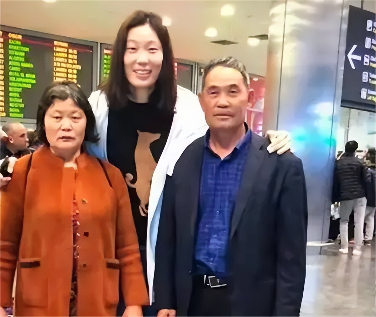 朱婷出名后父母不再务农,朱婷家庭现状