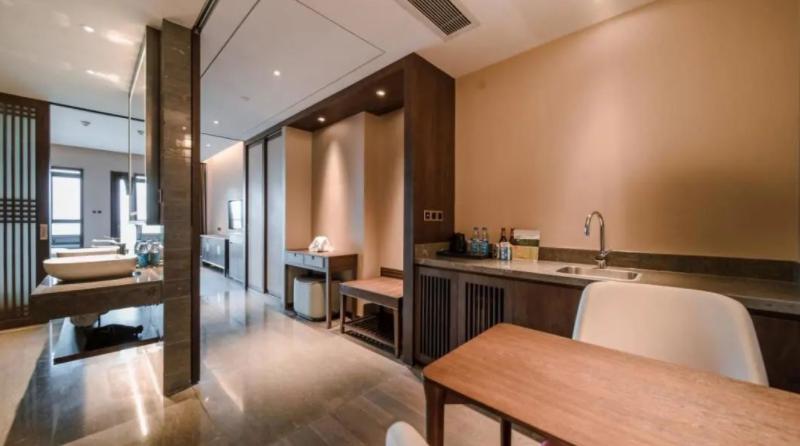 閰掑簵涓婃柊鍝佽鎬庝箞璺熷浜鸿,鍑幈閰掑簵鐞嗗康