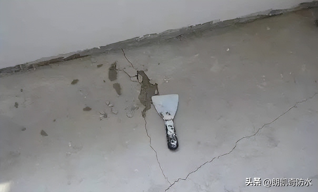 防水基层开裂有什么影响,防水出现裂缝怎么处理视频讲解