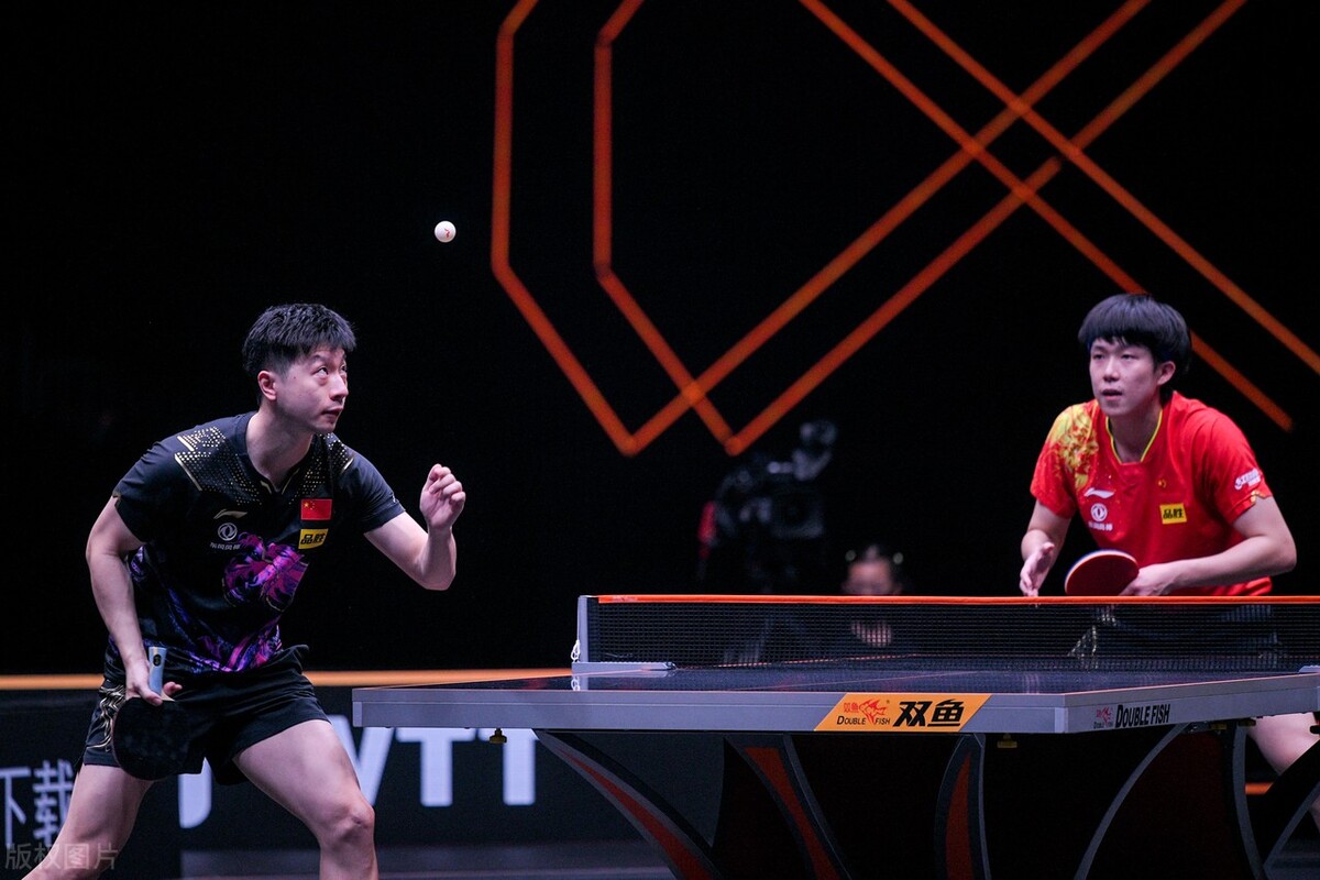 王楚钦胜利鞠躬,王楚钦比赛赢了向孙颖莎鞠躬