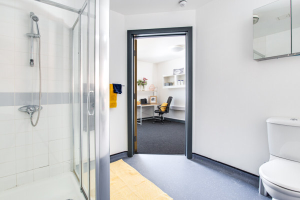 考文垂大学附近租房贵吗,考文垂租房网站如何选择