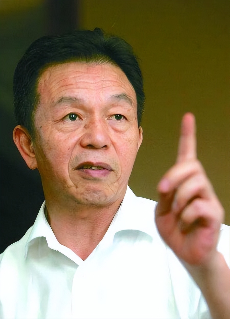 福建穷小子，靠卖卫生巾逆袭成富豪，身家22亿，合伙人却惨死